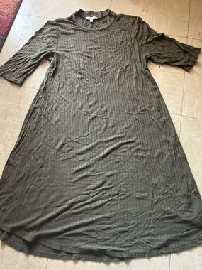Charlotte Russe Olive Green Ribbed Midi Dress